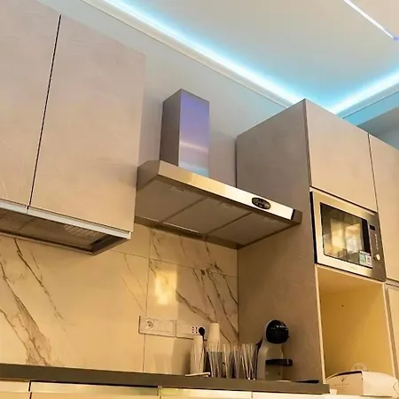 לינה וארוחת בוקר Elegance 3*