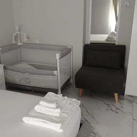 Elegance לינה וארוחת בוקר