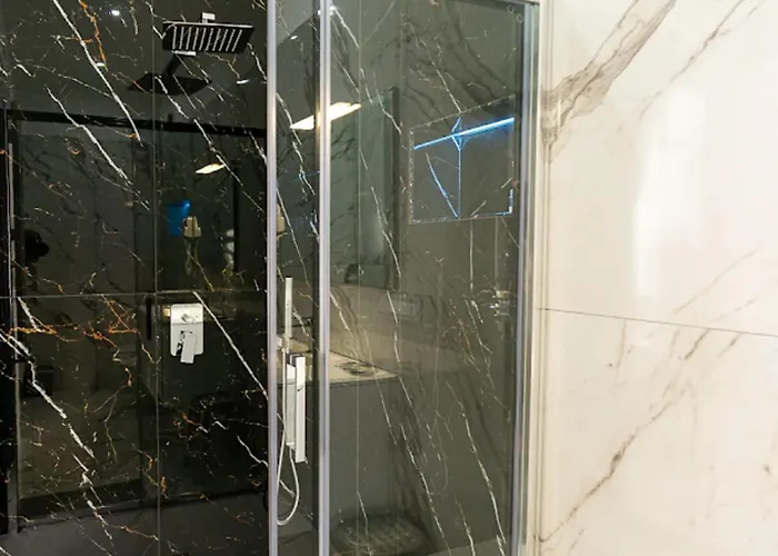 Elegance לינה וארוחת בוקר 3*