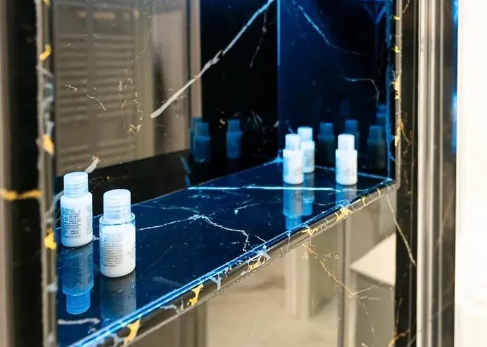 Elegance לינה וארוחת בוקר