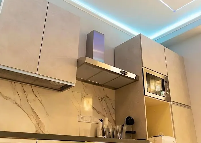 לינה וארוחת בוקר Elegance 3*