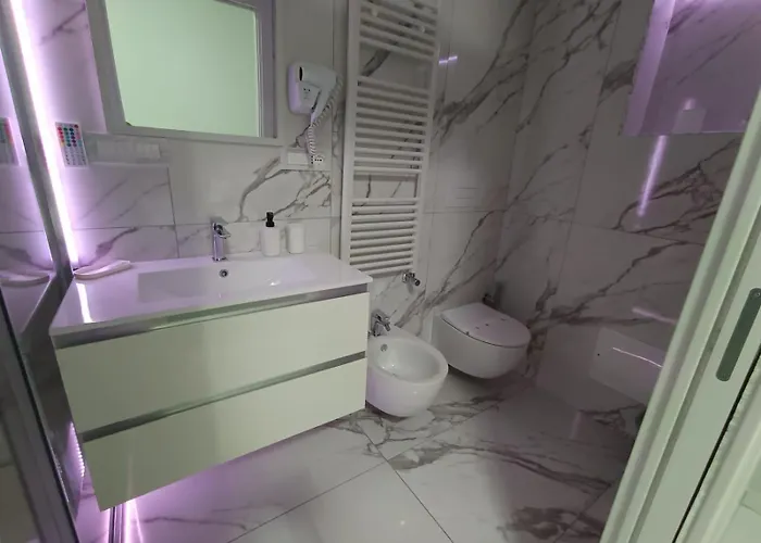 לינה וארוחת בוקר Elegance רג'יו די קאלאבריה